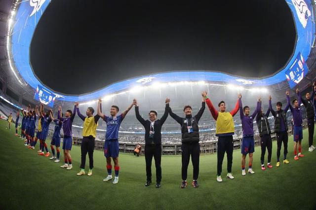 战报欧联-罗马3-0大胜谢里夫小组第二进16强附加赛北京时间12月15日凌晨1时45分，欧联杯小组赛G组第6轮，罗马主场迎战谢里夫。